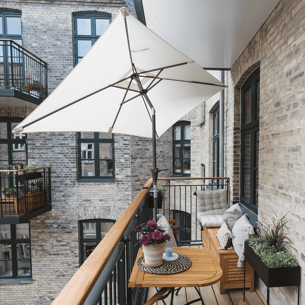 Passt die Größe des Sonnenschirms zur Größe Ihres Balkons?