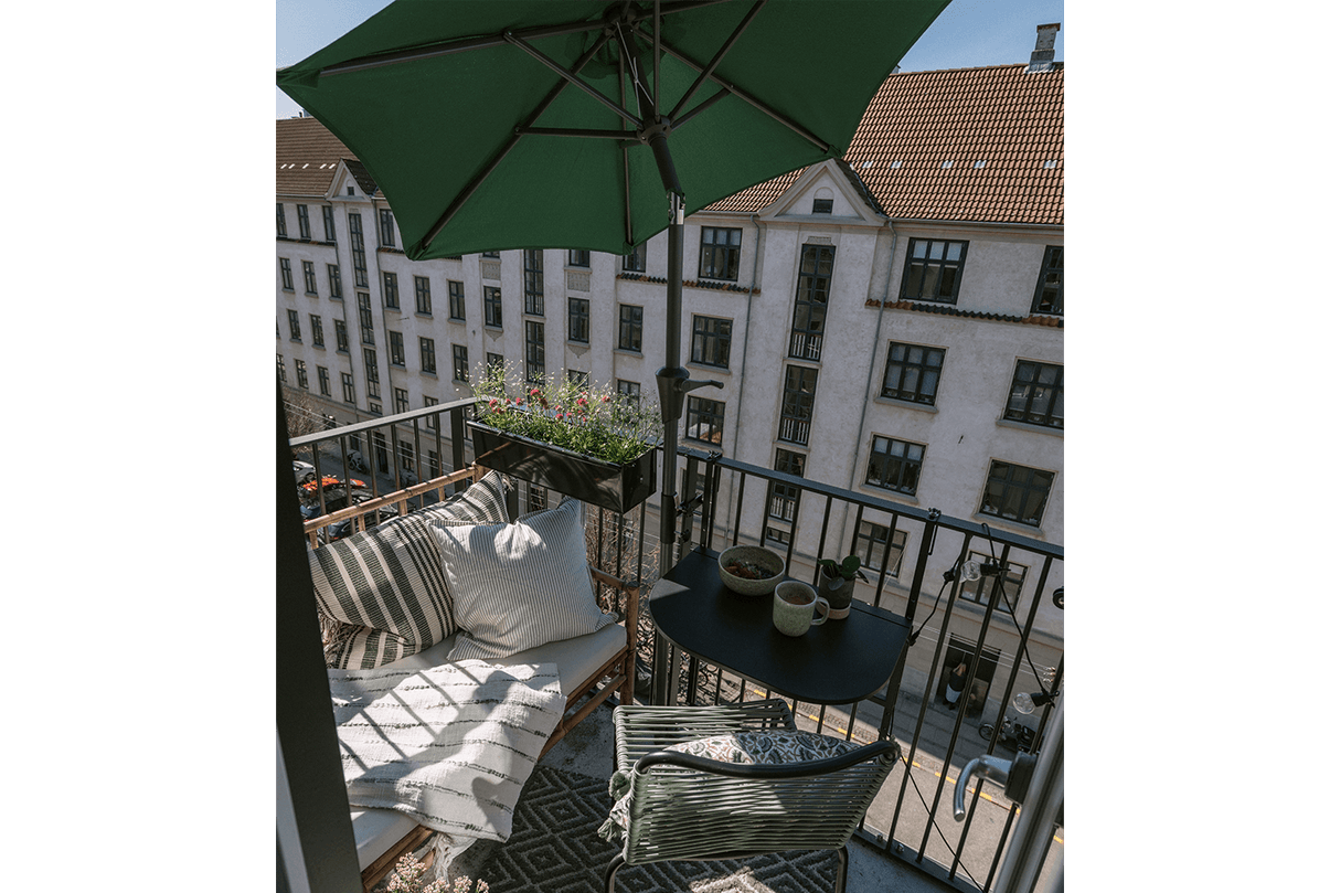 Frida Balkonsonnenschirm mit Hebe und Kippfunktion Ø160 / Ø200 cm