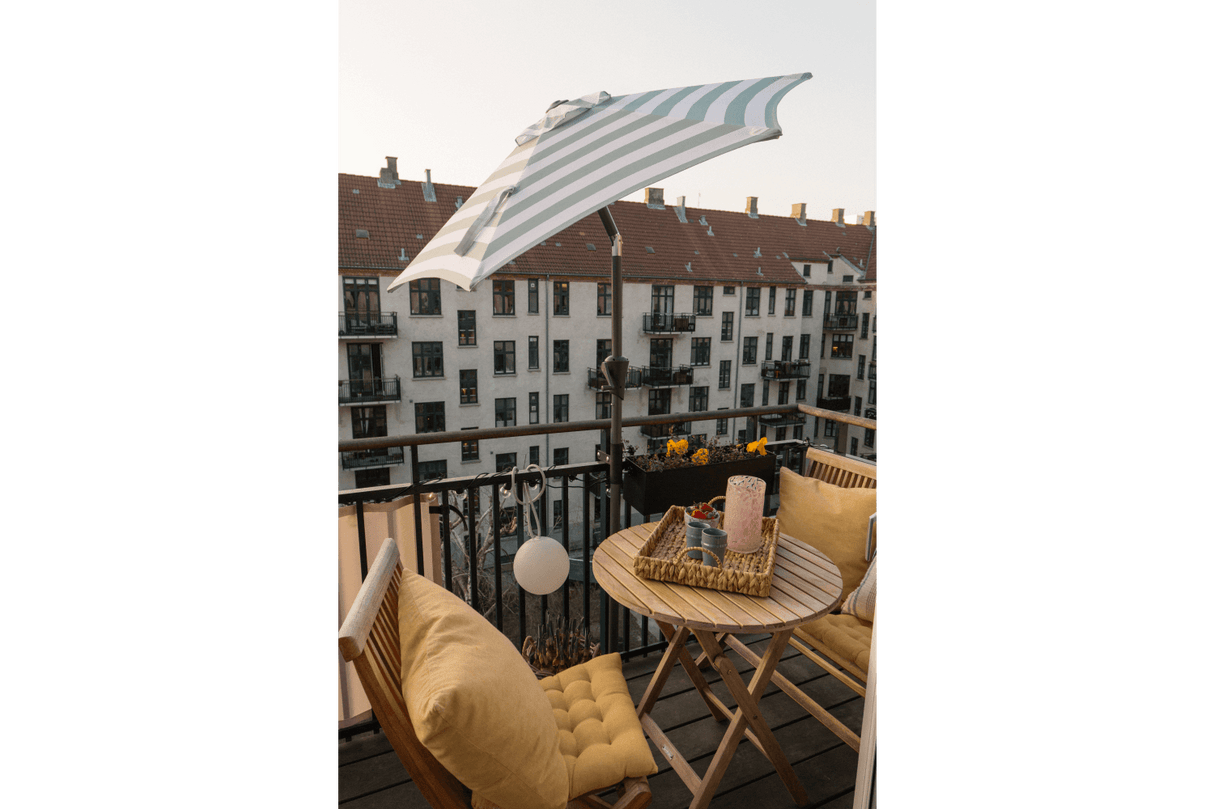 Frida gestreifter Balkonsonnenschirm mit Hebe und Kippfunktion Ø160 / Ø200 cm