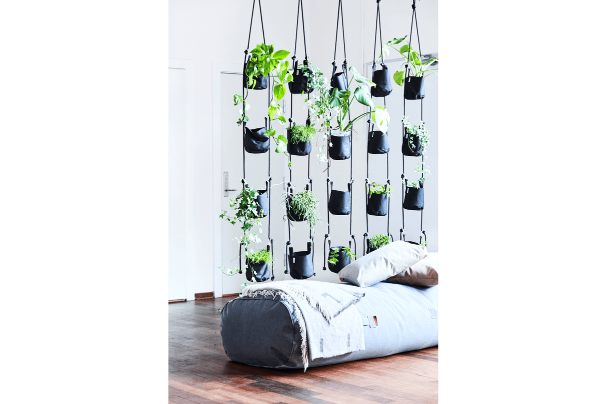 Vertikal hängende Blumentopfe für Wand und Decke