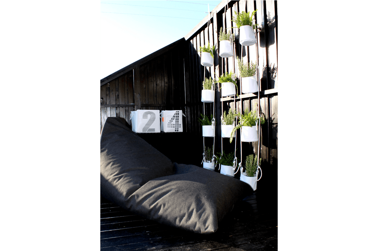 Vertikal hängende Blumentopfe für Wand und Decke