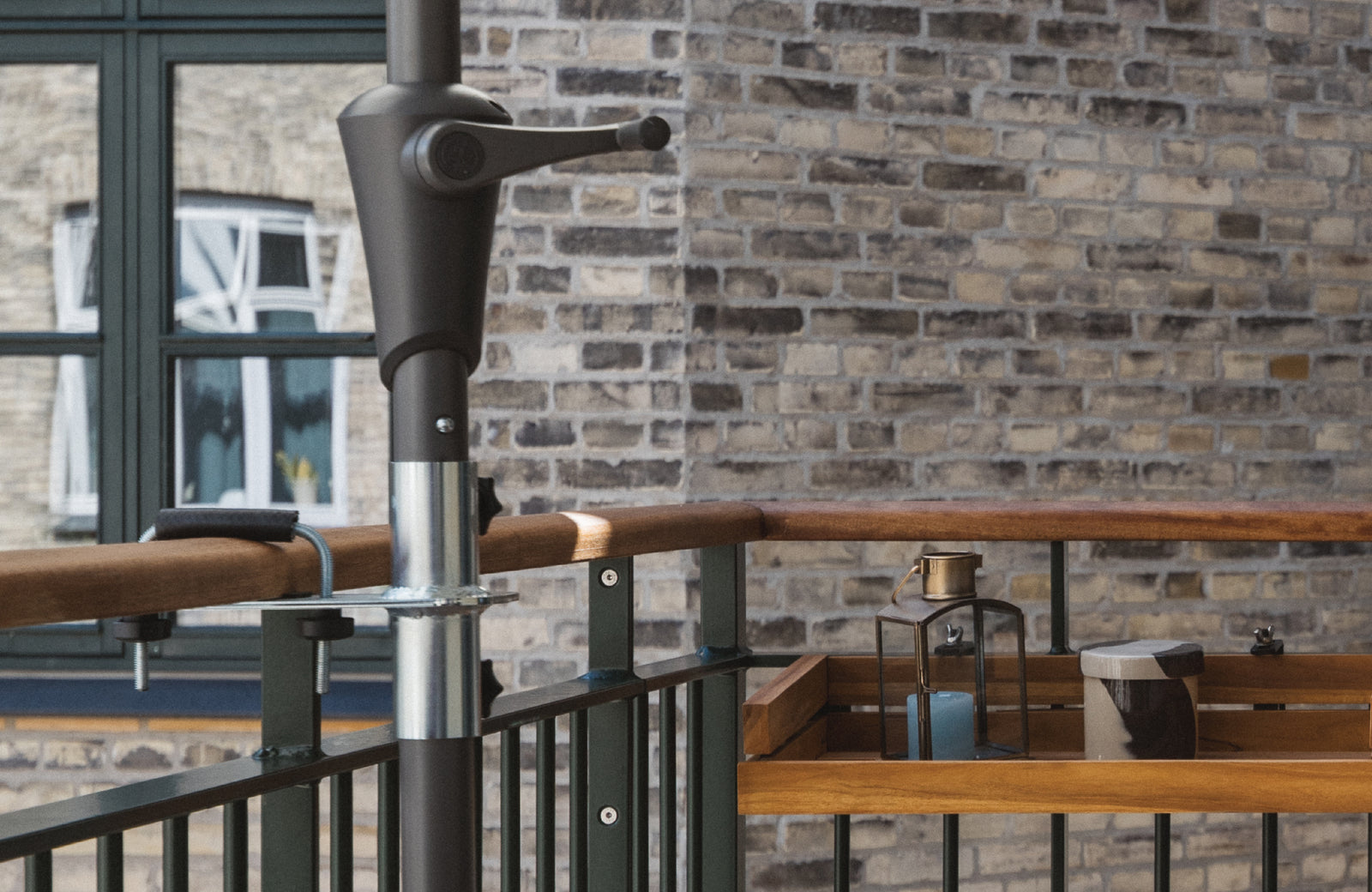 Anleitung: So wählen und montieren Sie Ihre Sonnenschirmhalterung richtig