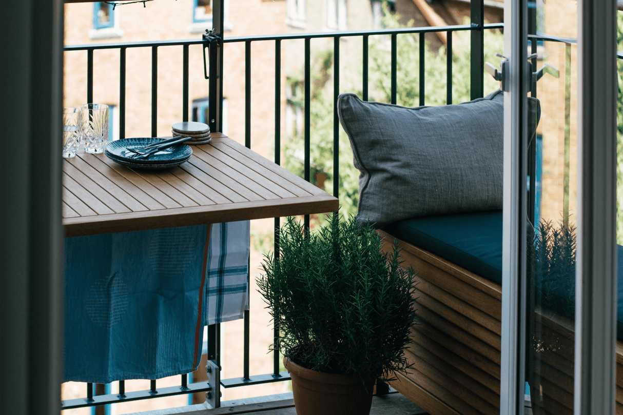 Alma Hängetisch mit Wäscheleine Teak 80 x 60 cm