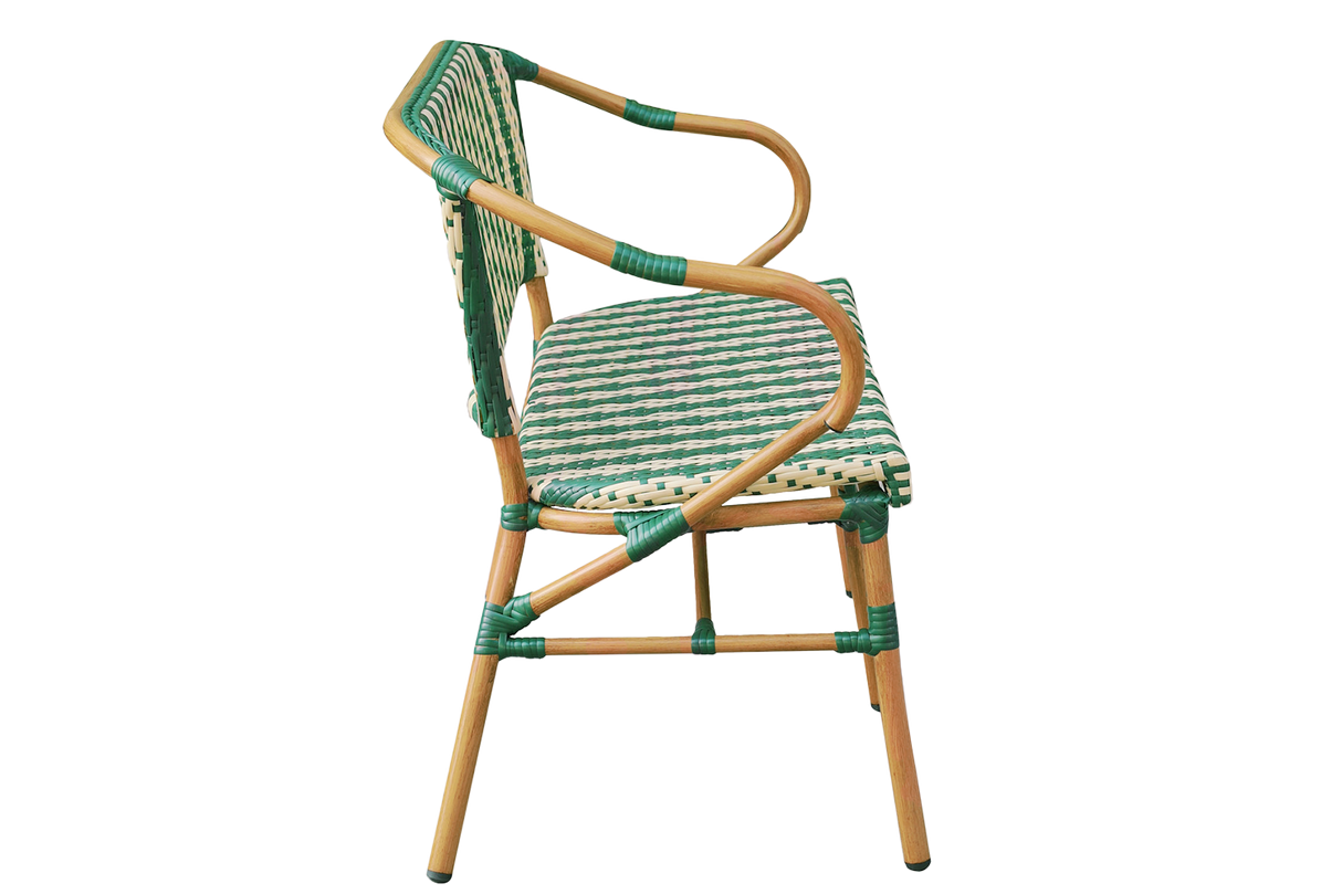 Claire-Bank mit geflochtenen Armlehnen