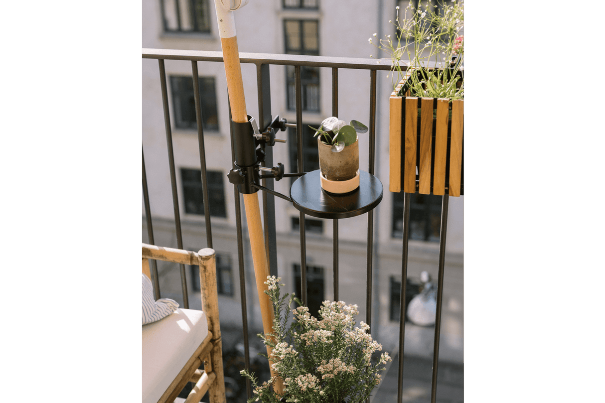 Felix SonnenschirmHalterung und Tisch