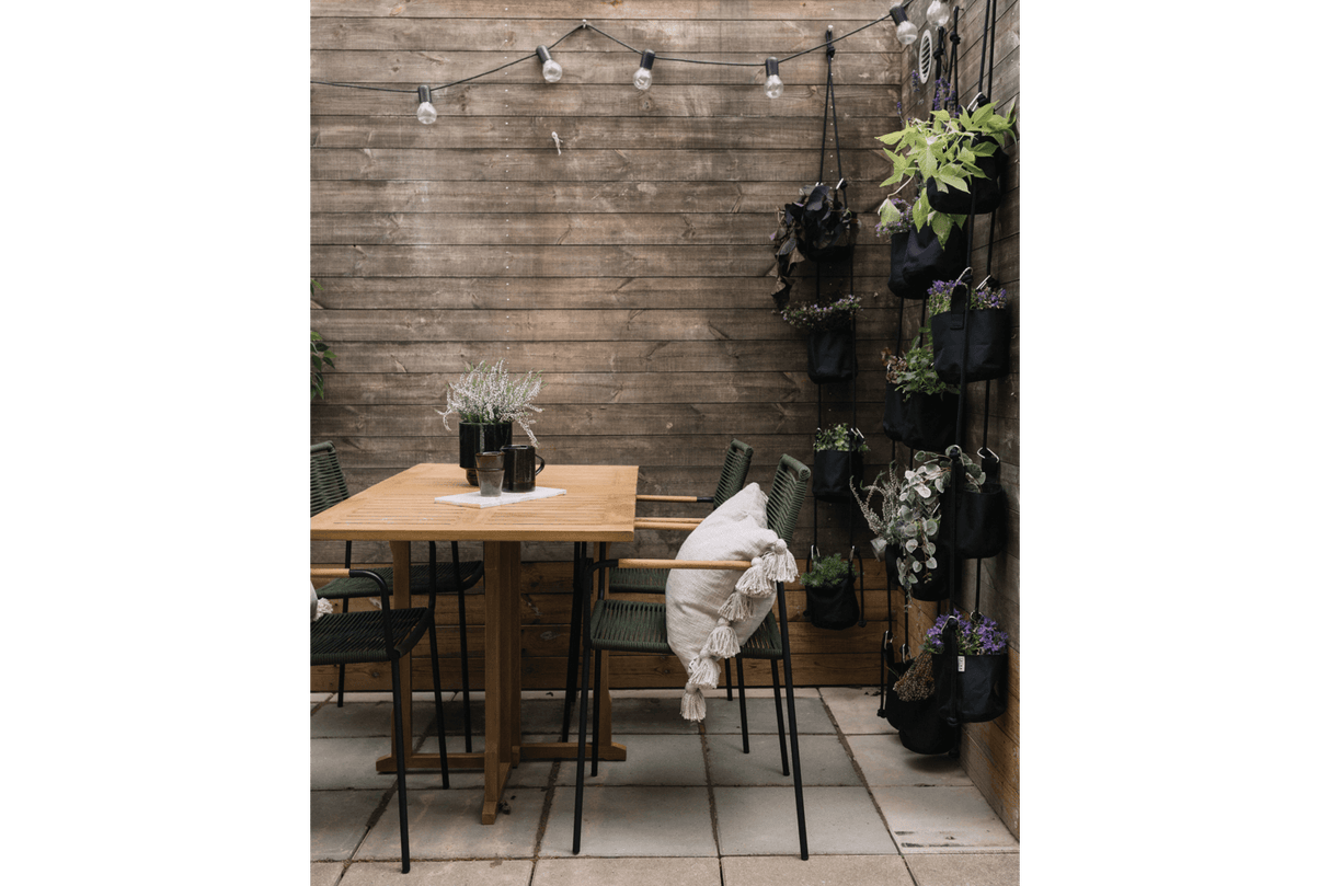 Freja Flechtstuhl mit Armlehne