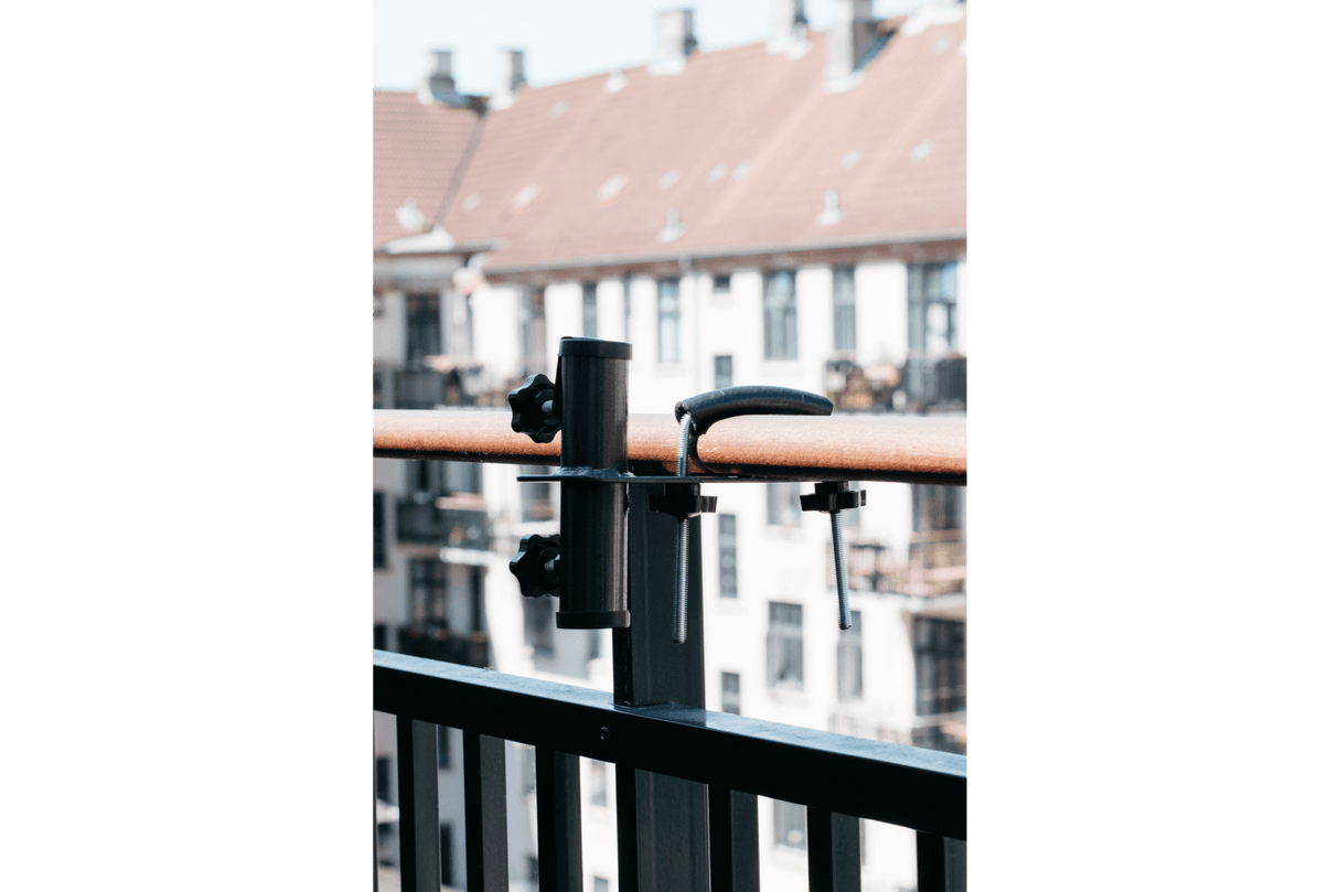 Hans Sonnenschirmhalter für Geländer