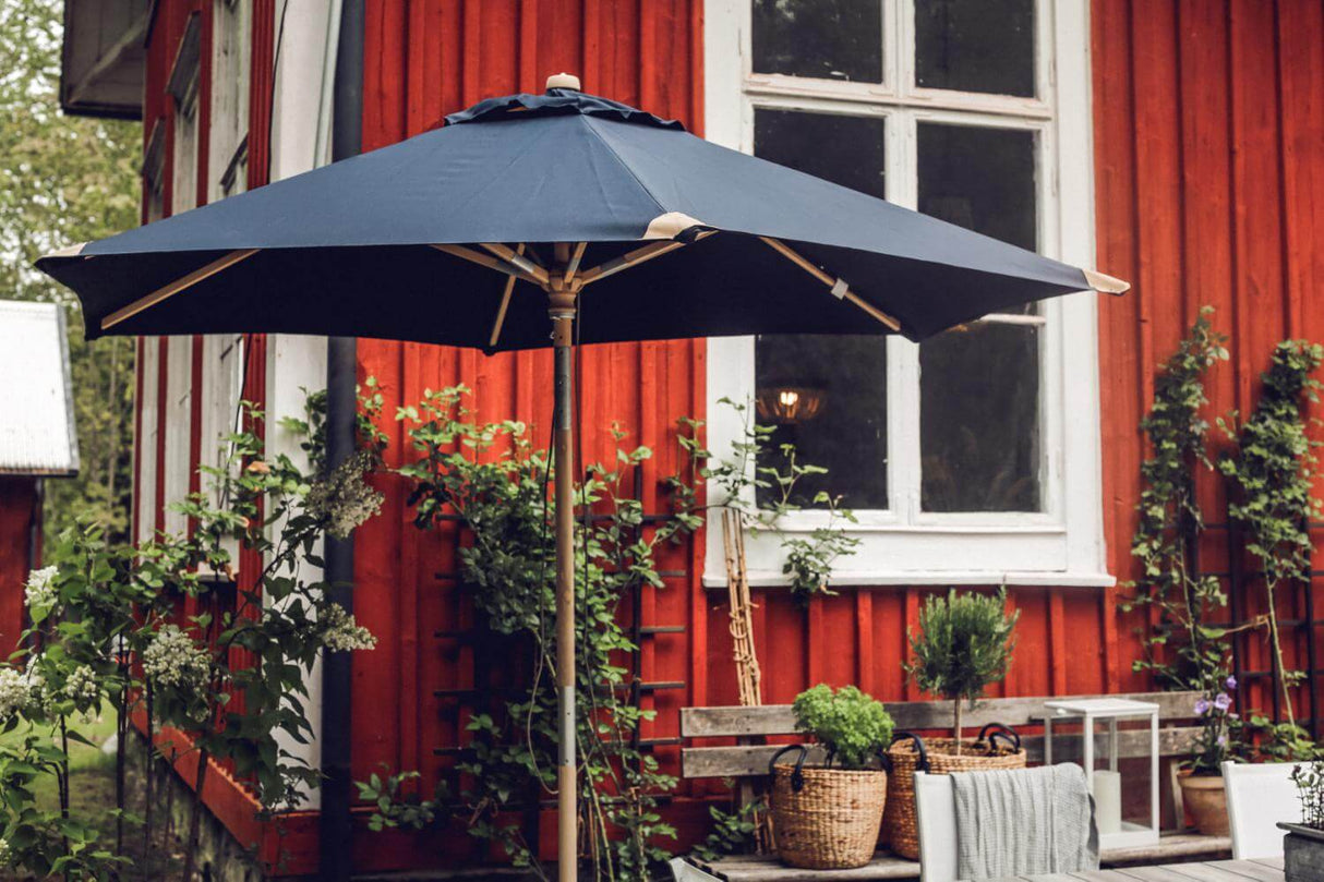 Trieste Sonnenschirm mit Kippfunktion Ø250 cm